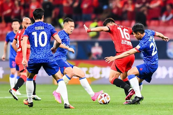 关于上海申花大胜归来，创造精彩的比赛记录的信息