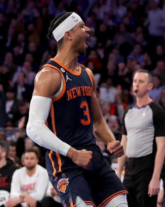 尼克斯队球员集体努力攻防俱佳斩获胜利