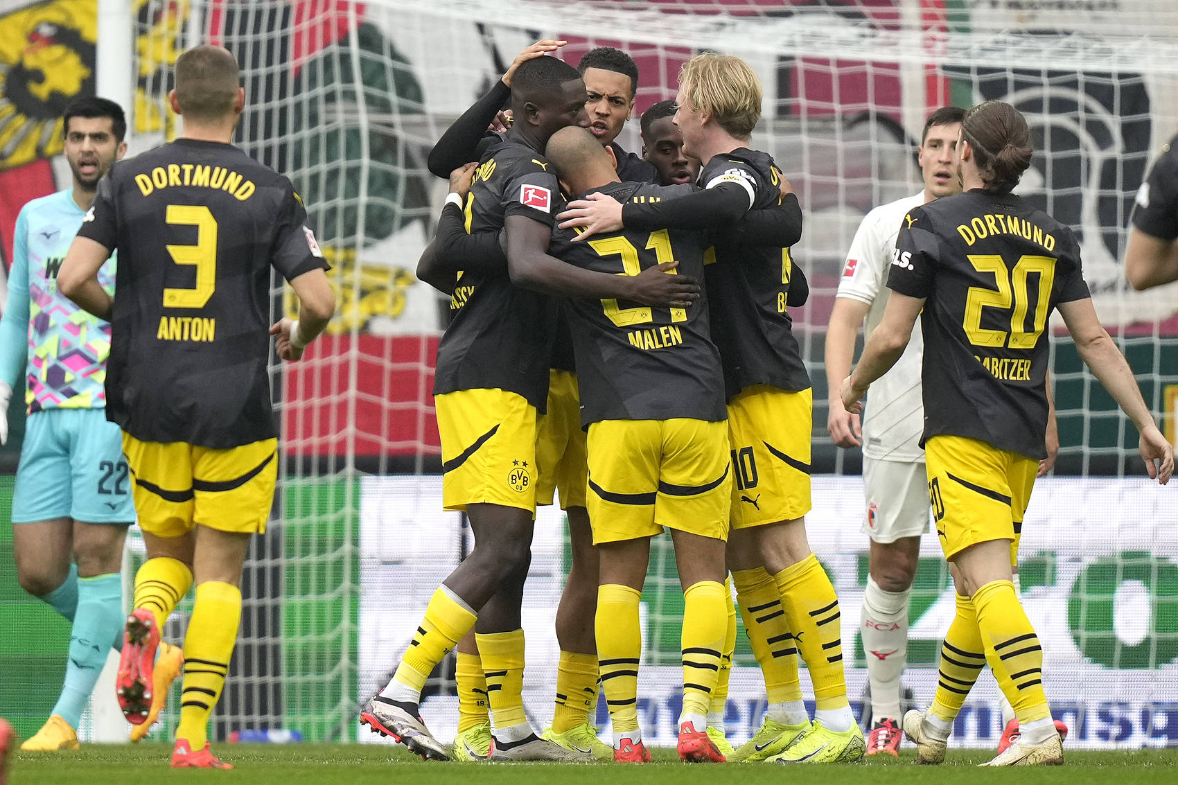 奥格斯堡士气高涨，成功逆转战胜对手的简单介绍