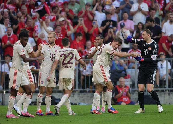 包含拜仁慕尼黑客场失利，艰难拼杀不懈的词条