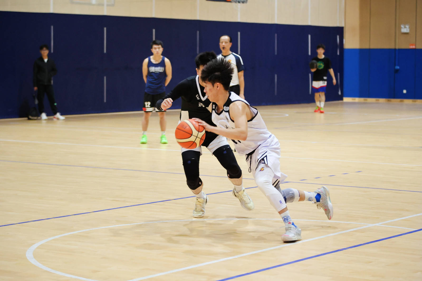 篮球爱好者组织线上球迷活动,交流篮球心得 篮球爱好者组织线上球迷活动,交流篮球心得