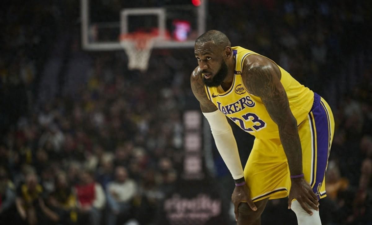 开拓者不敌骑士，詹姆斯单场轰分的简单介绍