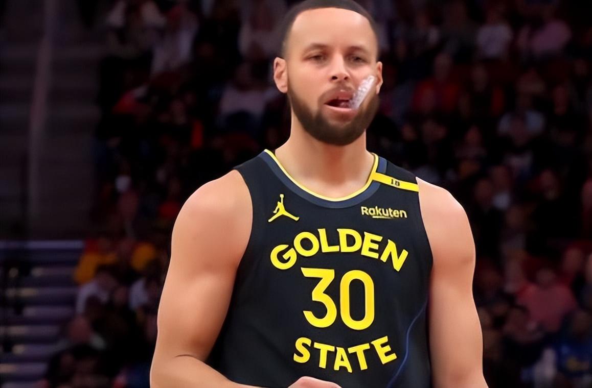 勇士取得大胜，全队发挥出色