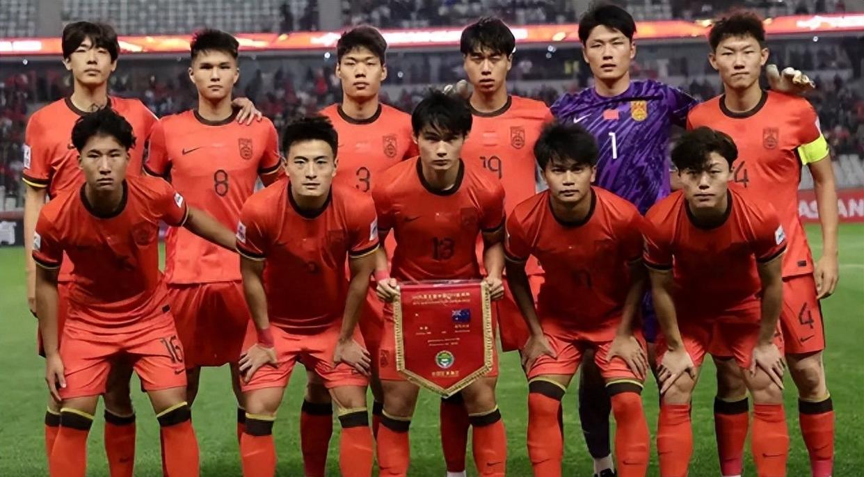 亚洲杯焦点战：阿根廷vs英格兰，登顶引发官方公布名单的简单介绍