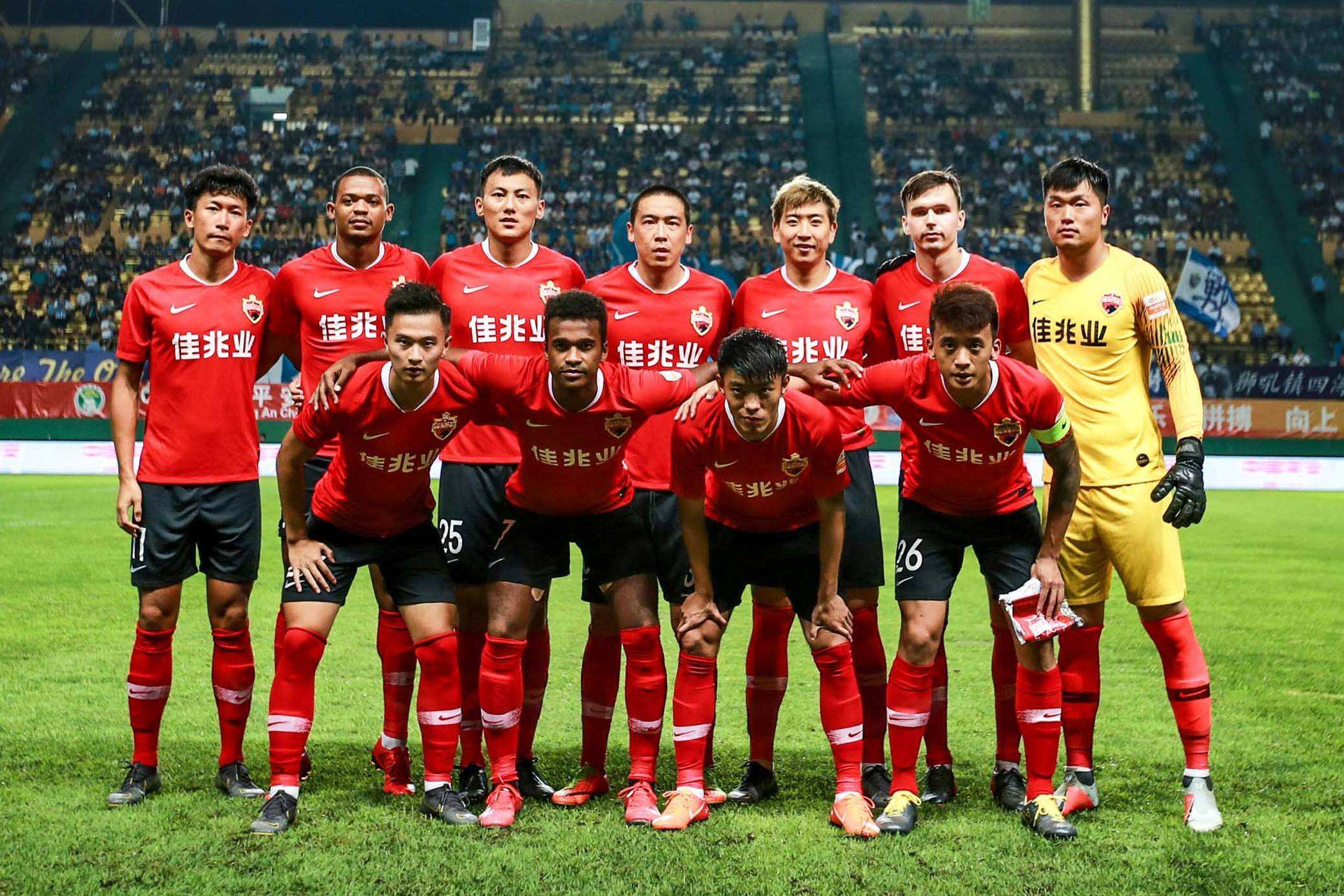 广州恒大客场逆转深圳佳兆业，保持不败纪录