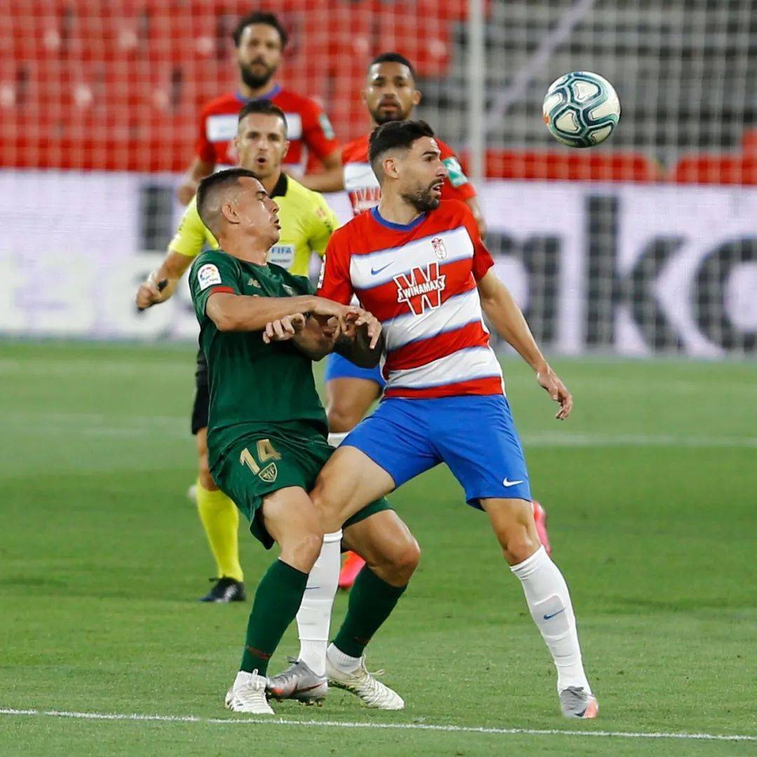 格拉纳达战平对手，保持不败记录