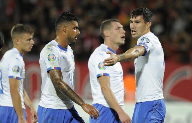 包含罗马中场死守护关,拼尽全力却难拯救的词条 包含罗马中场死守护关,拼尽全力却难拯救的词条