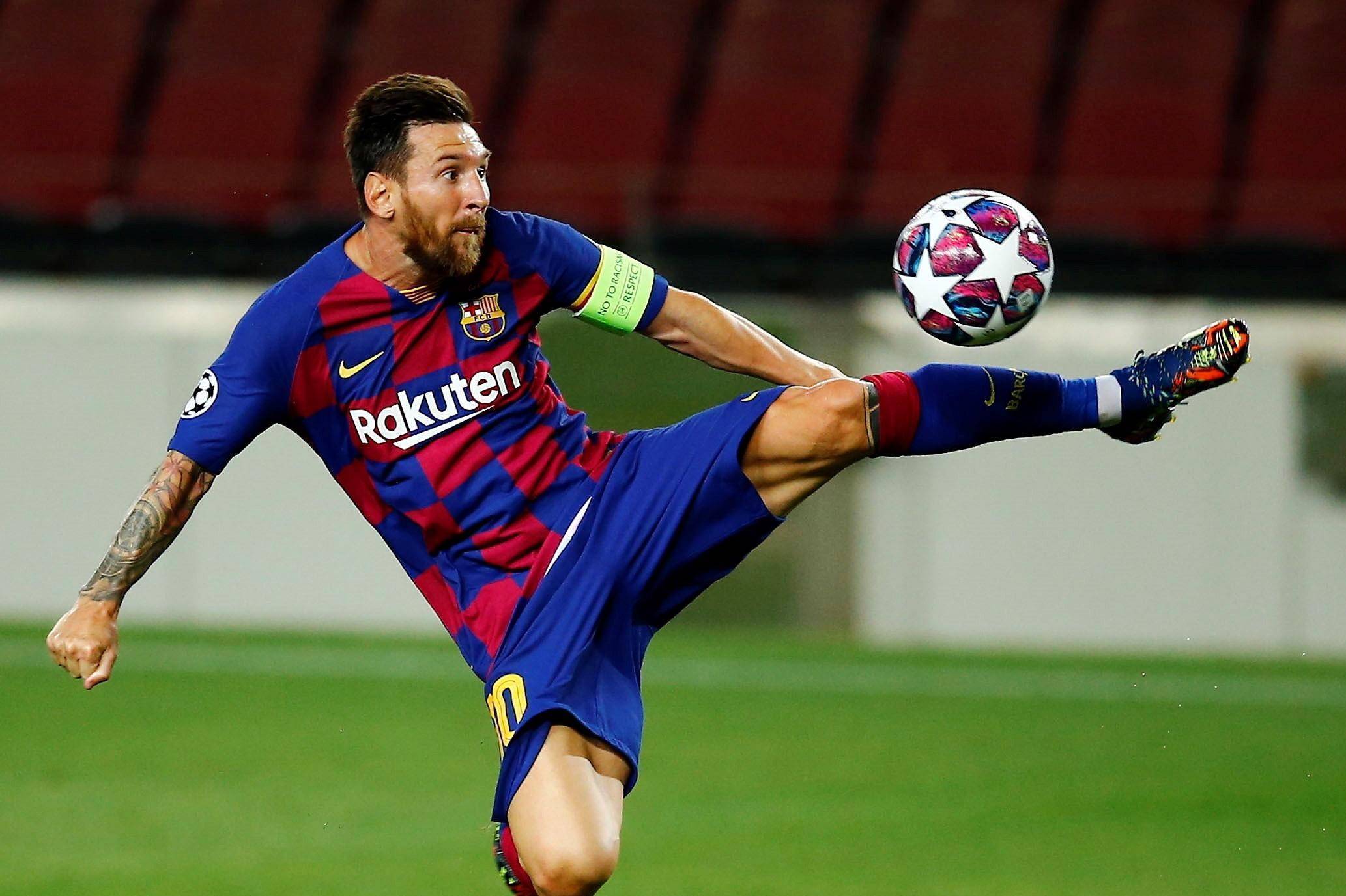 足球赛事中的精彩瞬间，势不可挡的战斗热情的简单介绍