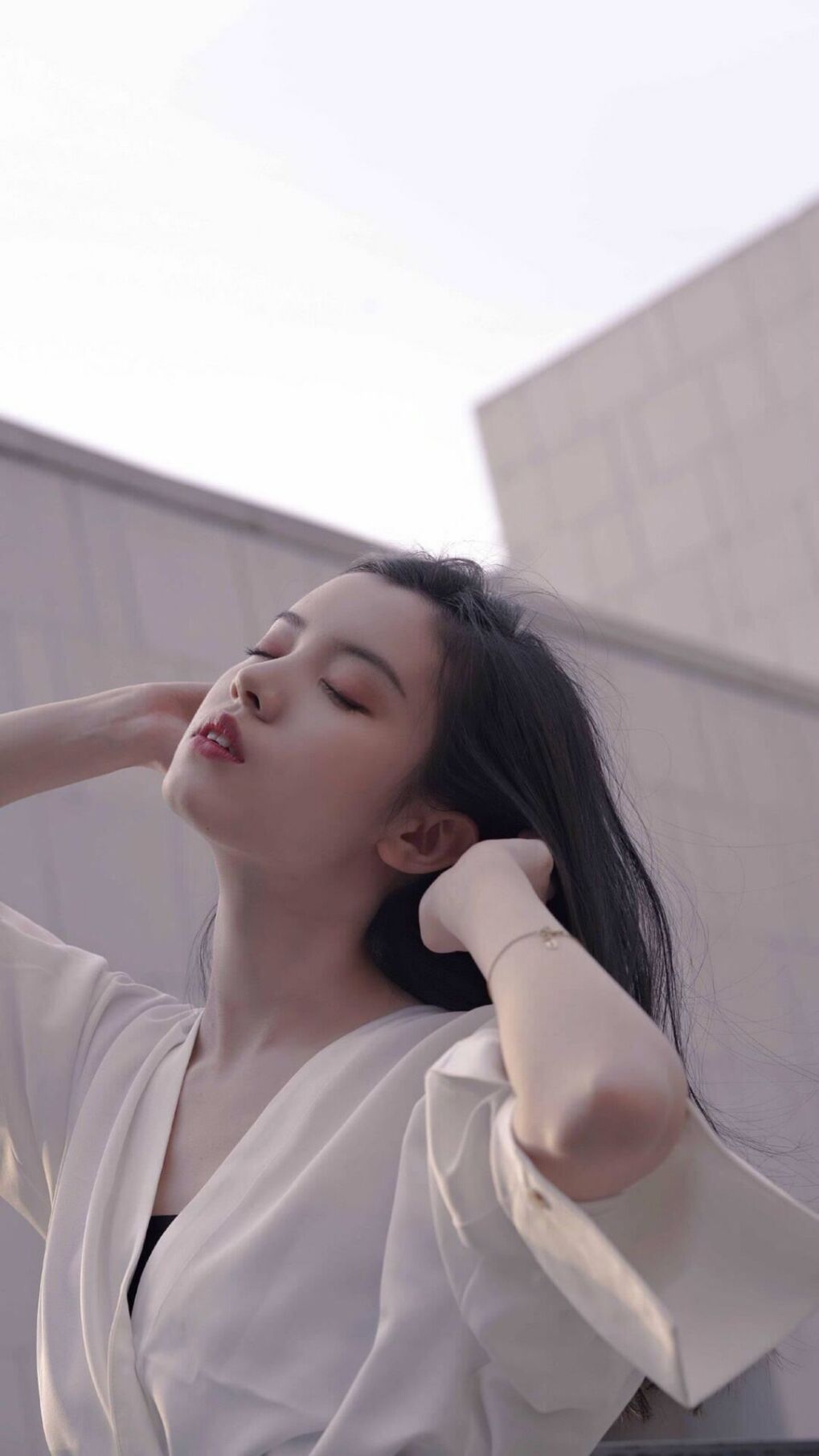 足球周末的双重盛宴，德甲争冠烽火连天，苏格兰横扫巴拉圭