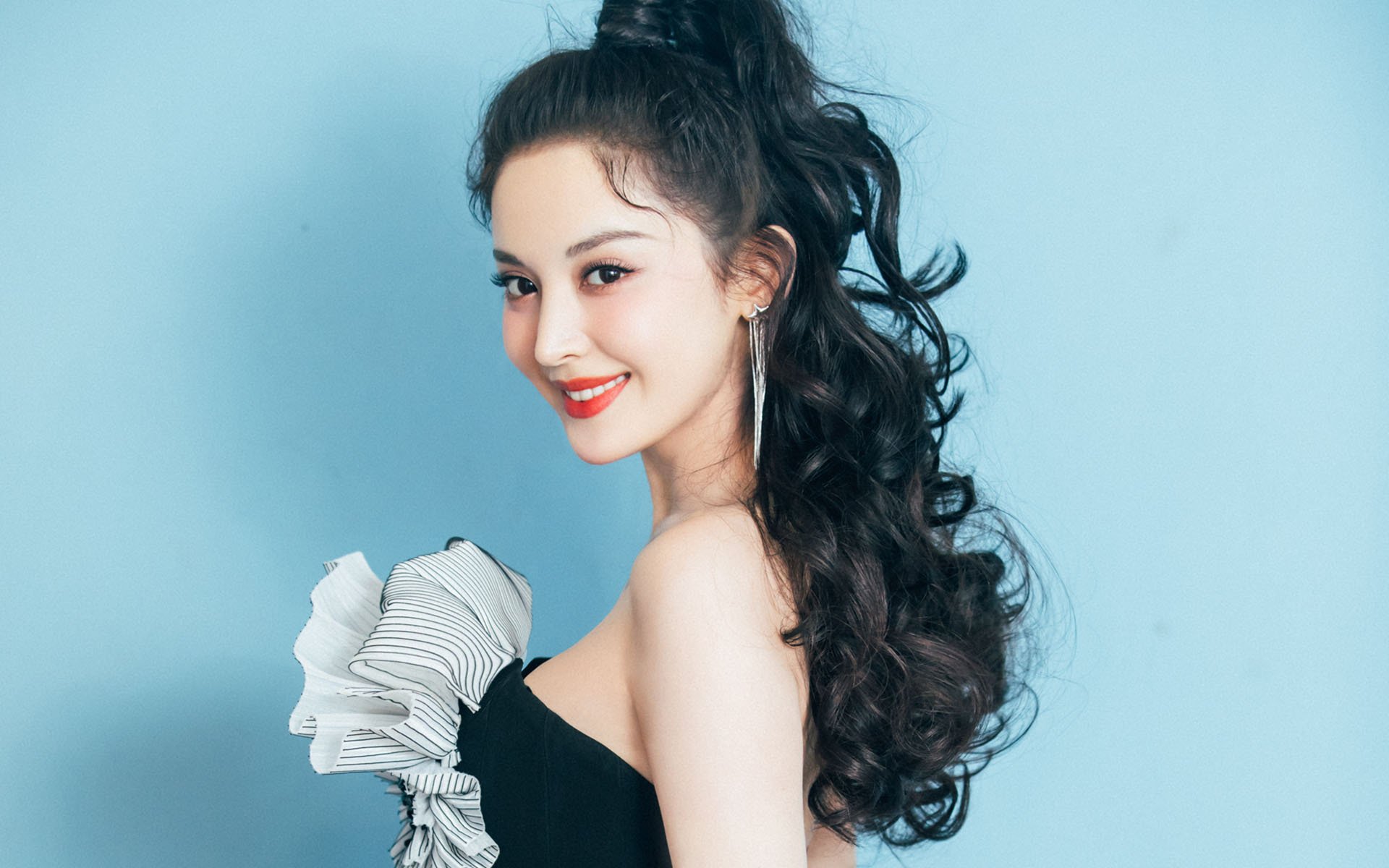 涡轮三分，当约基奇在F1赛道用篮球智慧接管比赛