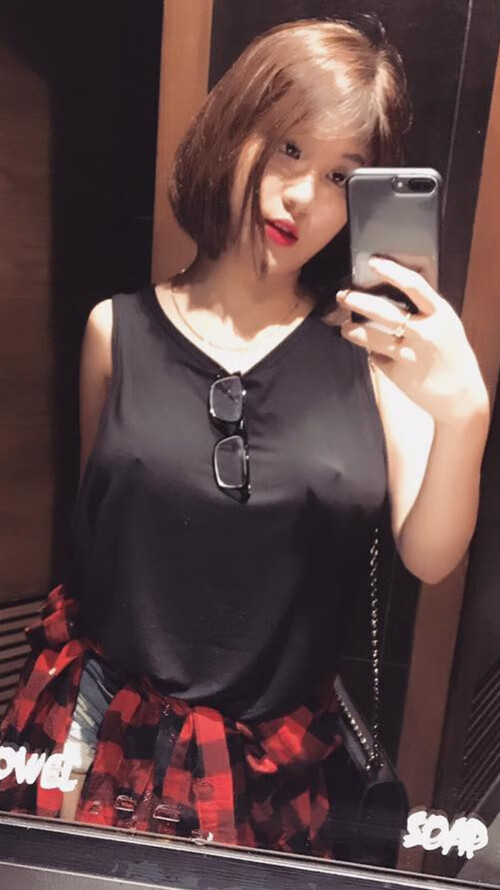 黄金一刀,马里决胜局爆发,比利亚雷亚尔夜空下的红色逆袭